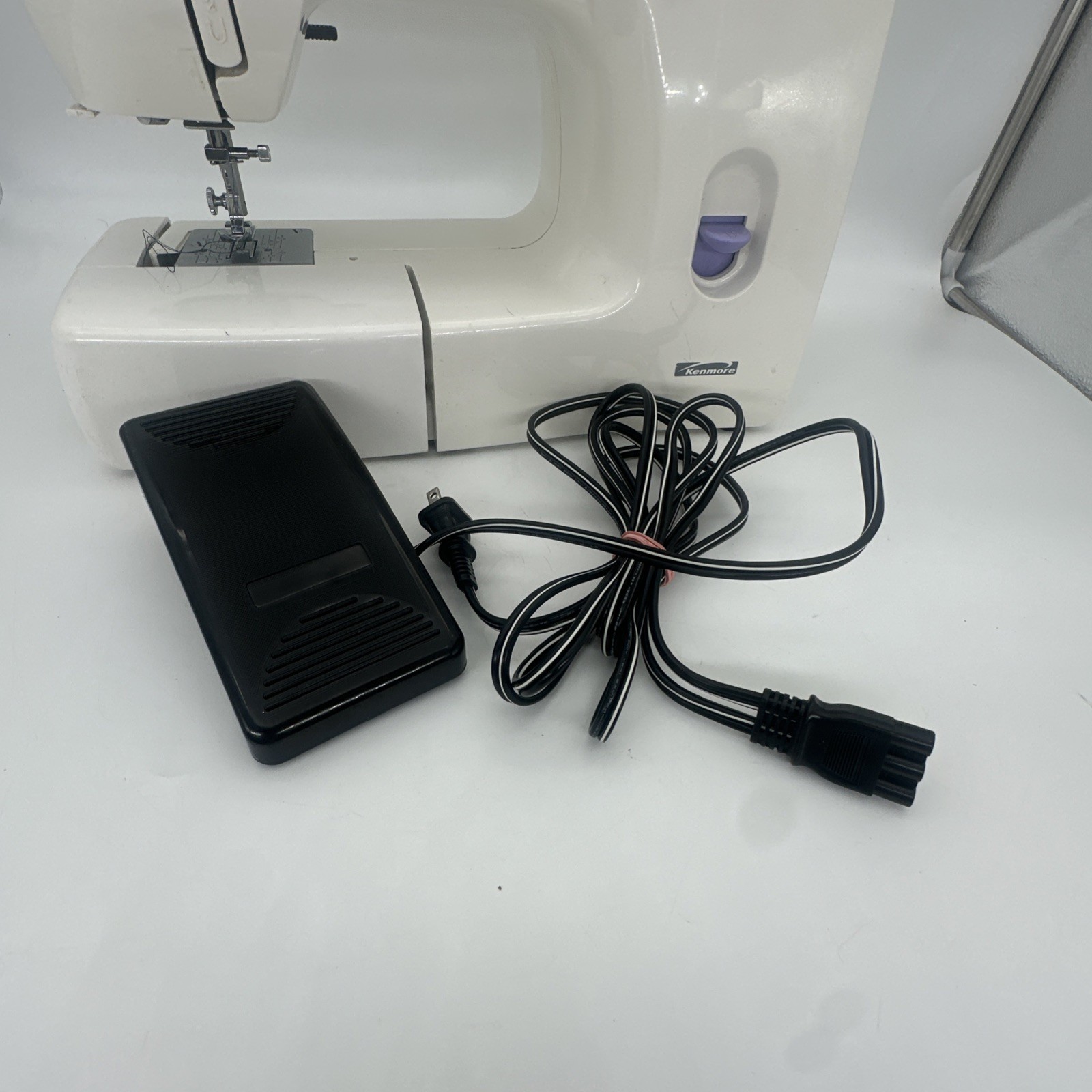 Kenmore Sewing Machine Model 385 Working Good [Low Use] WYSIWYG