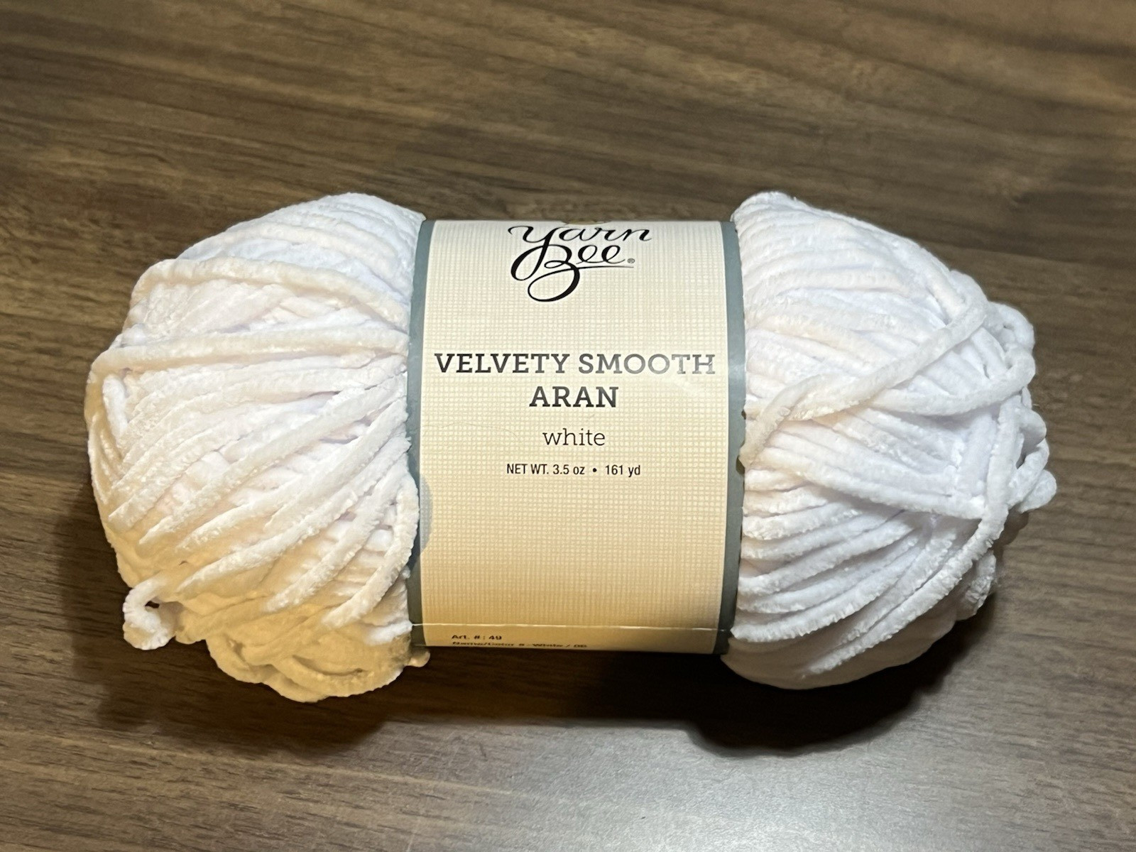 Yarn Bee VELVETY SMOOTH ARAN Yarn 2 COLORS Polyester 3.5oz/161yds.Full & Partial