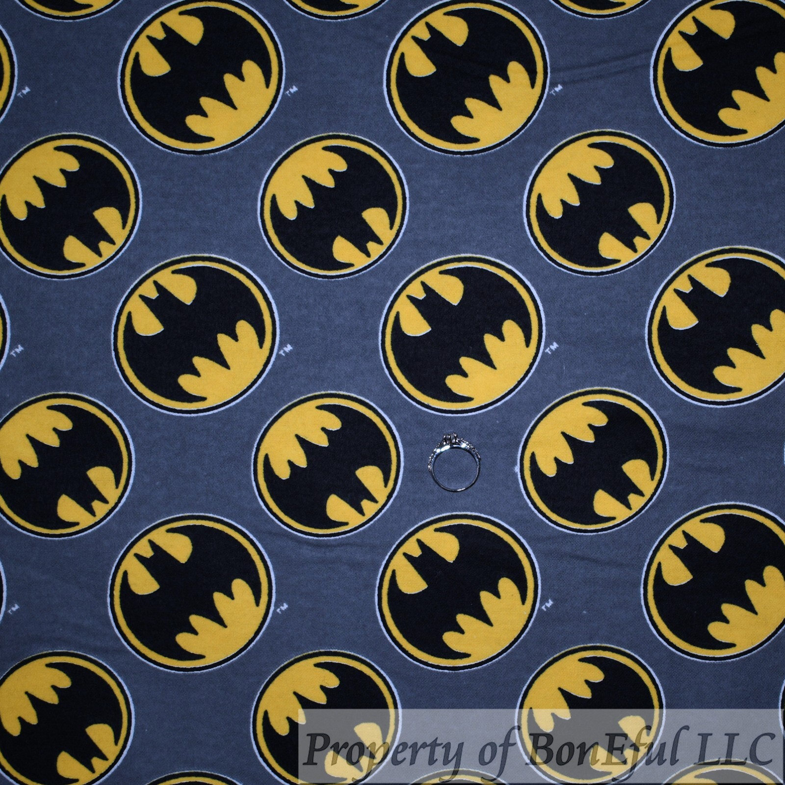 BonEful Fabric FQ Cotton Flannel Quilt G Black Batman Logo Circle Dot Bat Unisex