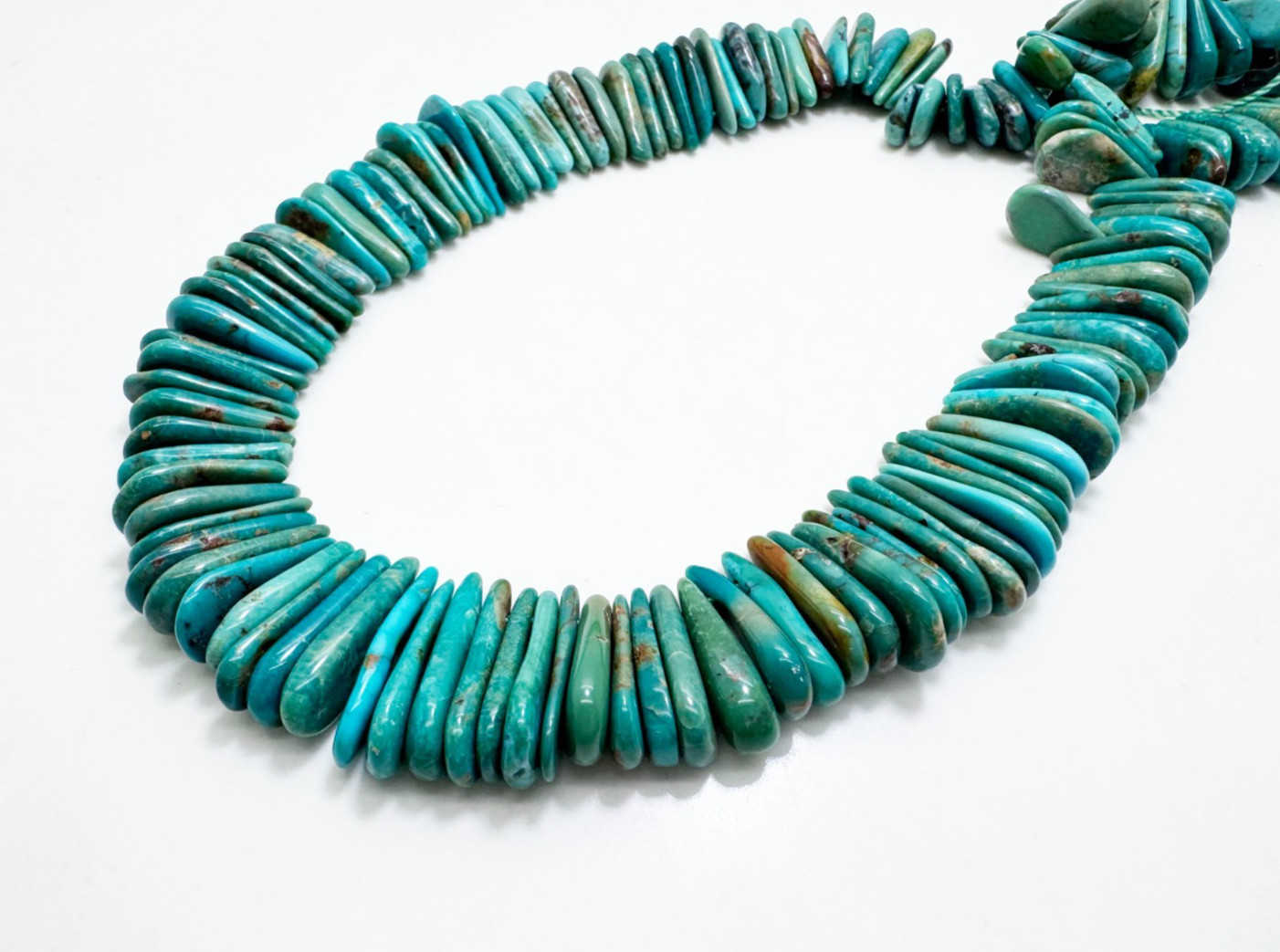 Natural Blue Green Hubei Turquoise Flat Teardrop Gemstone Beads PGS370TQ01