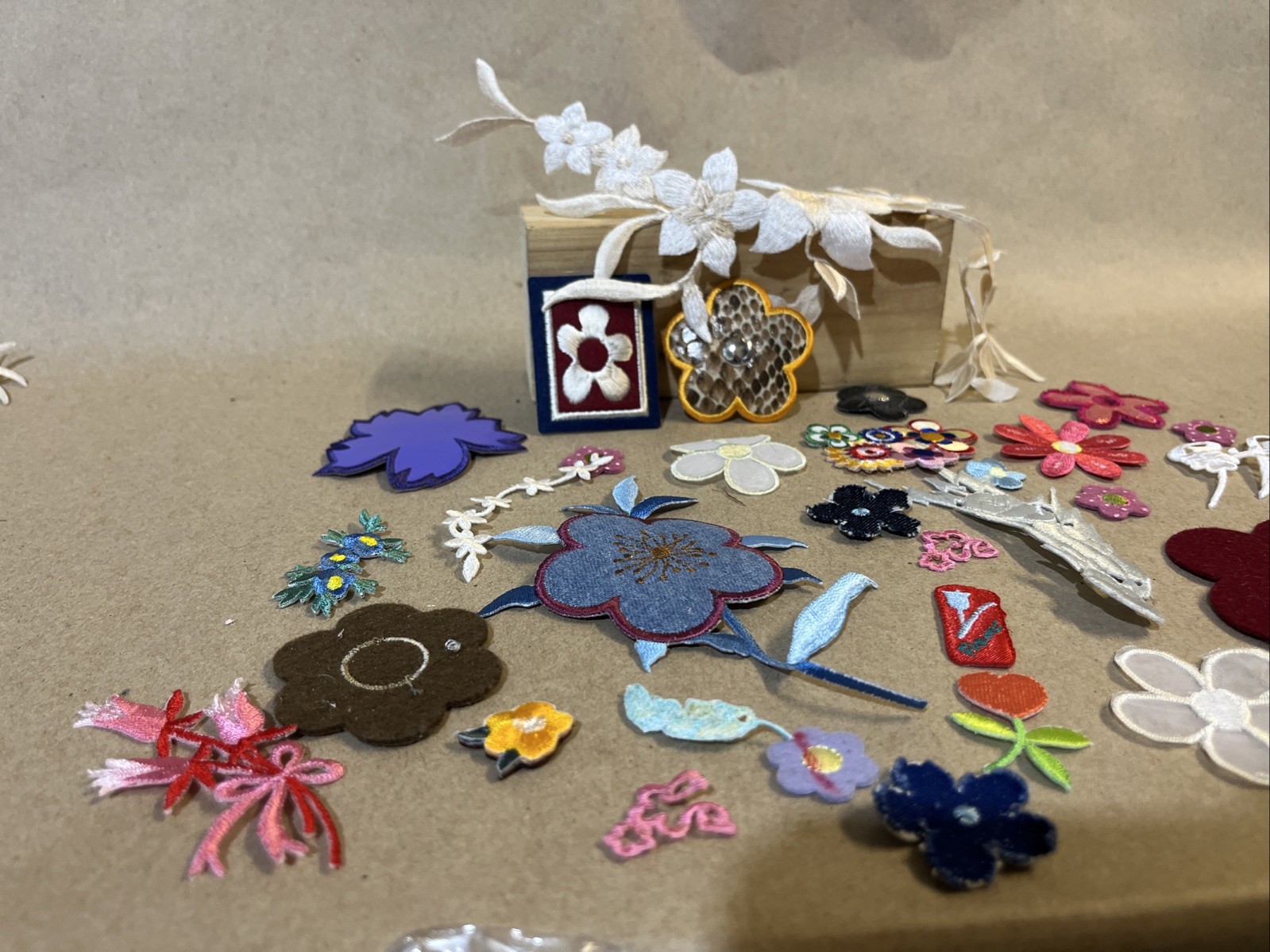 Lot of 15 – Various Small and Large Floral Flowers Sew on Iron on Patches