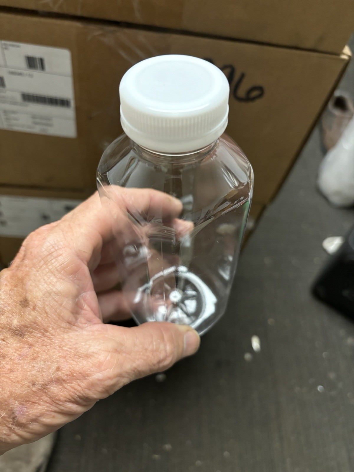 Case Of 60 Clear,￼16 oz Plastic Bottles, with Lids