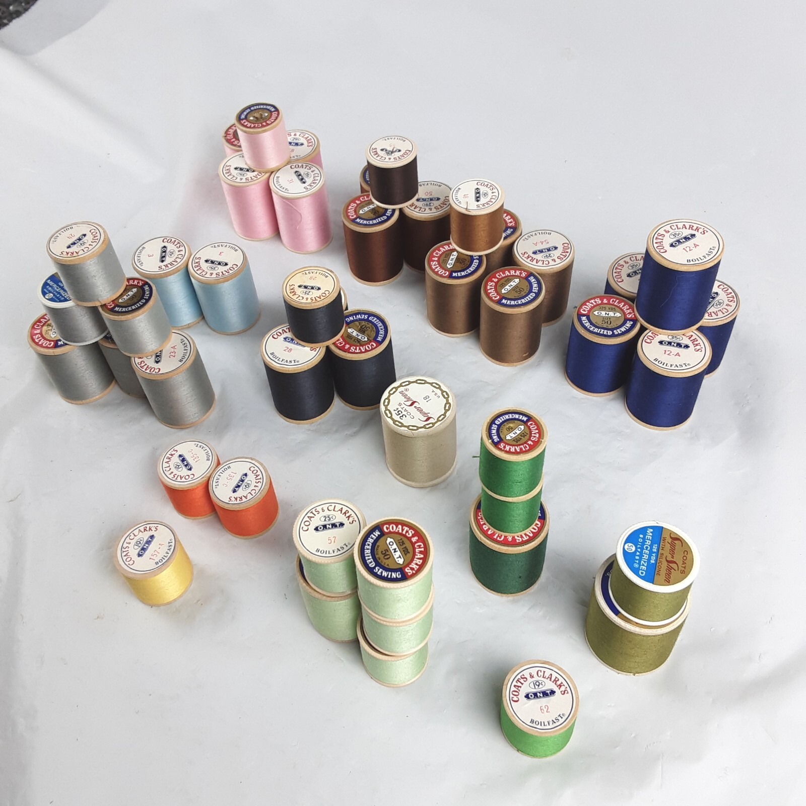 Multi Lot of 46 Varies Threads Multicolor Coats & Clarks, JP & Coats