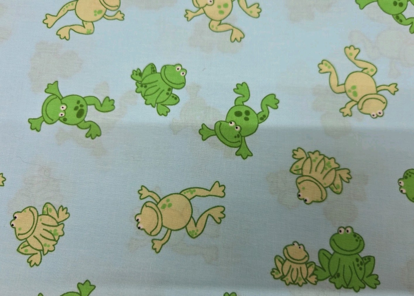 6 Yard Of Fabric -Flat Fold Unbranded Frogs