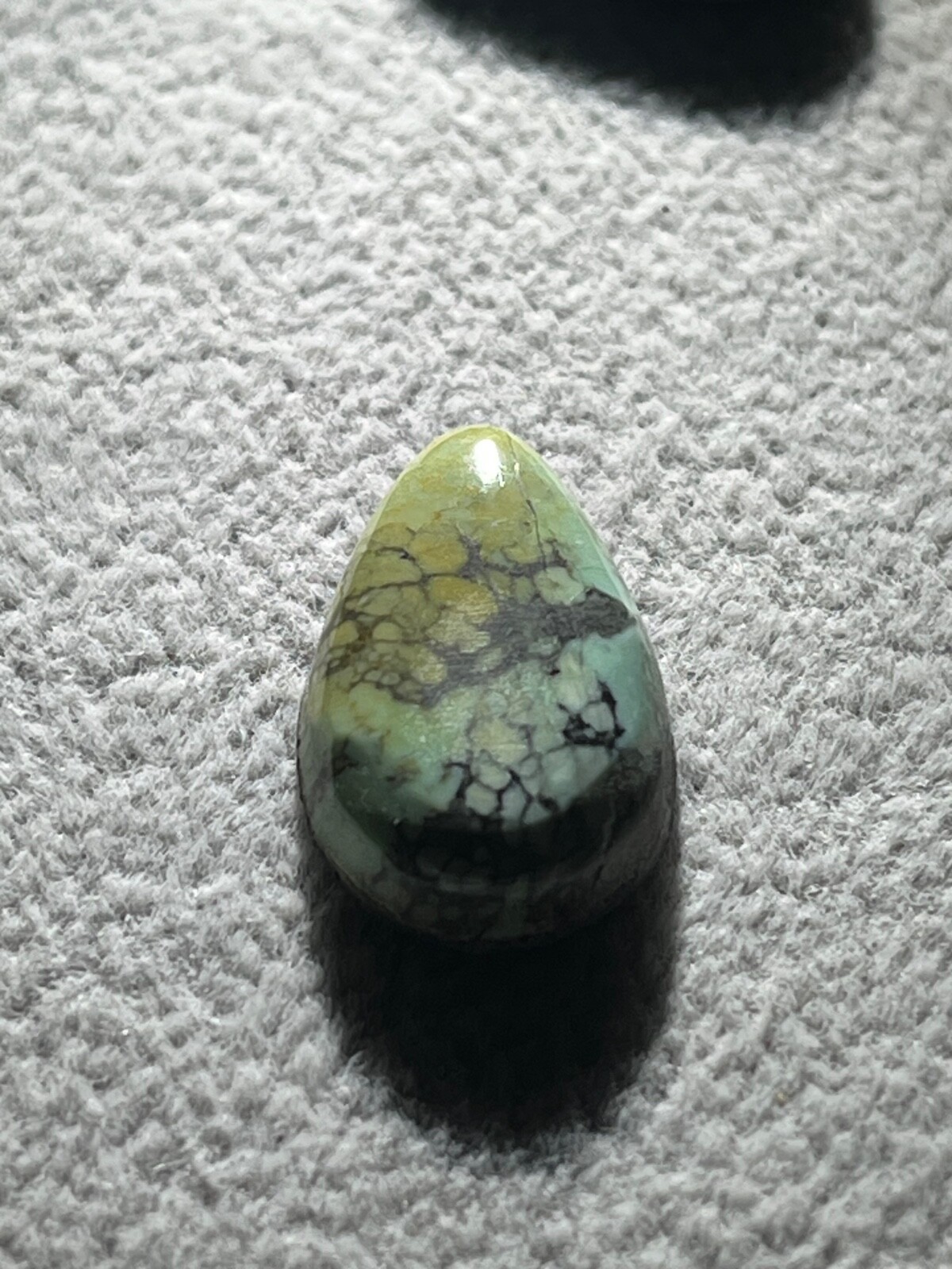 Tree Frog Variscite mine 8.35 ctw pear tear drop Cabochon NV, USA
