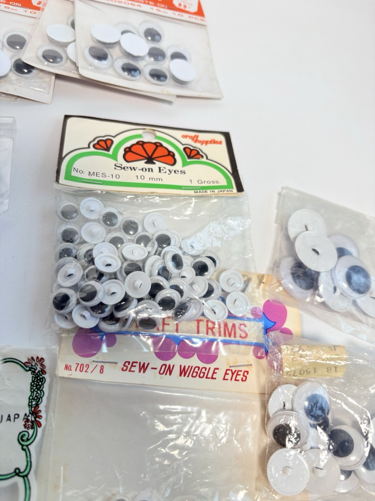 Vintage Lot For Crafts Google Googly Eyes Assorted Sizes – Glue on & Sew on