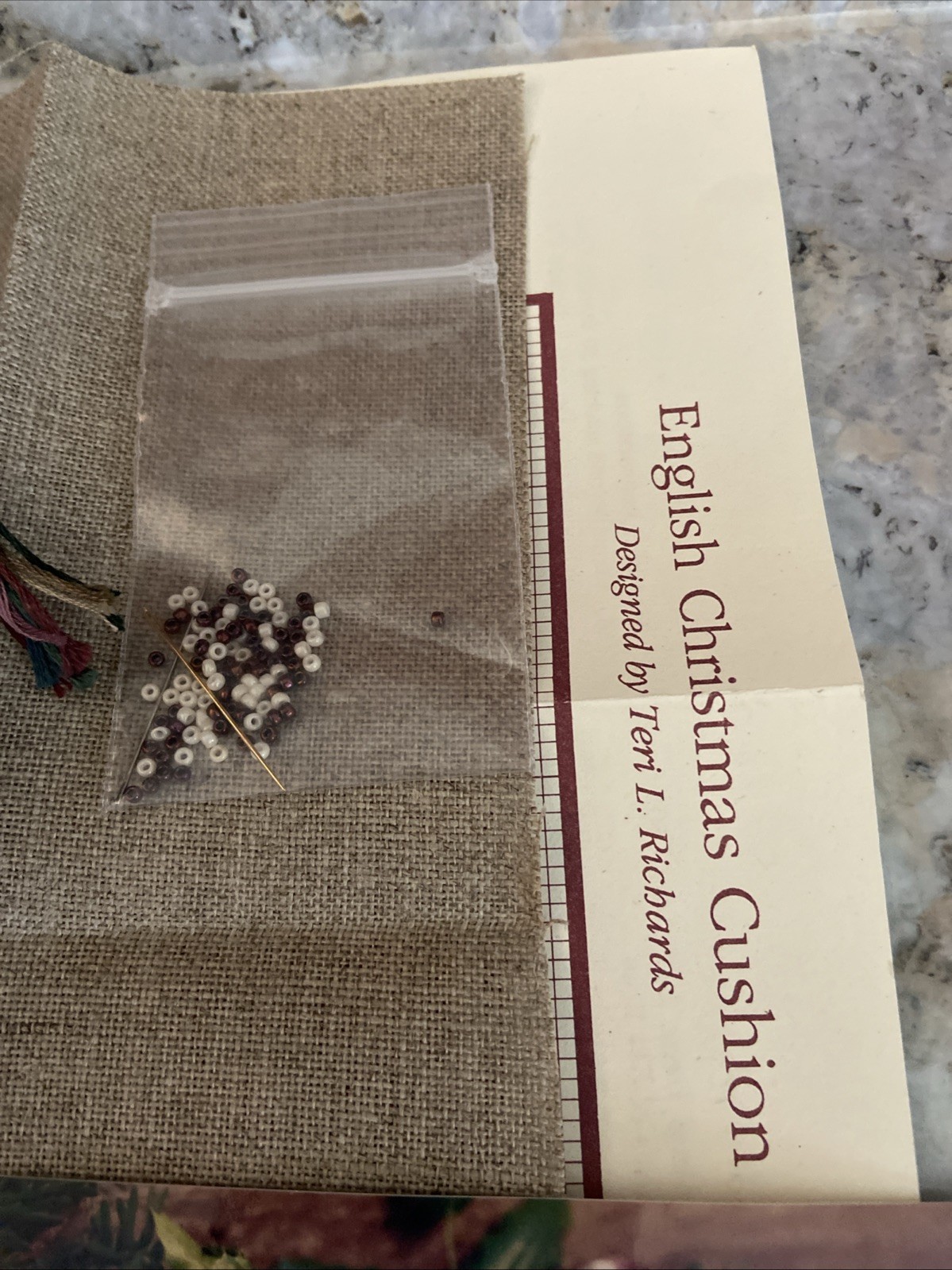 Shepherd’s Bush Needle Roll Kit ENGLISH CHRISTMAS CUSHION