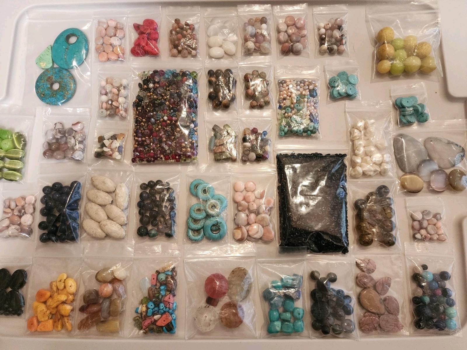 Mixed Lot of Loose Gemstone Beads Agate Rhodonite Tigers Eye Turquoise Lapis++