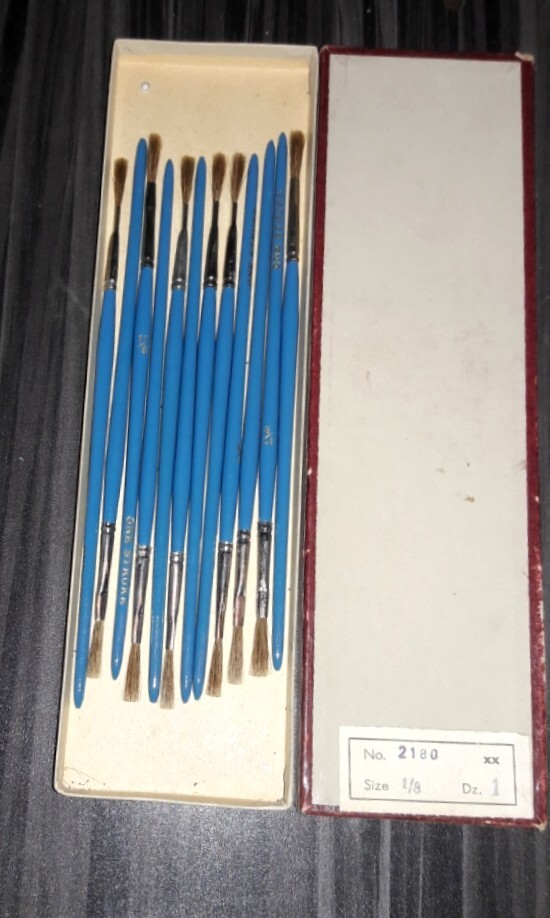 SOLO HORTON 2180 Finest Grey Ox Hair Stroke Brush 1 Dozen 1/8 in size.