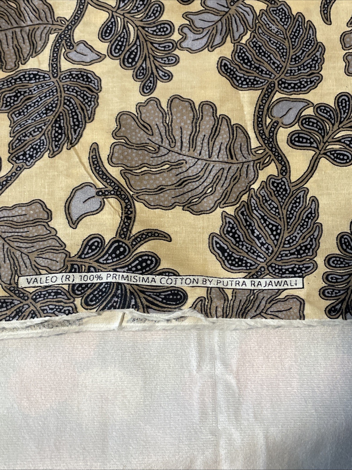 100% Primisima Cotton. Batik Indonesia. By Putra Rajawali 43” Wide. BTY