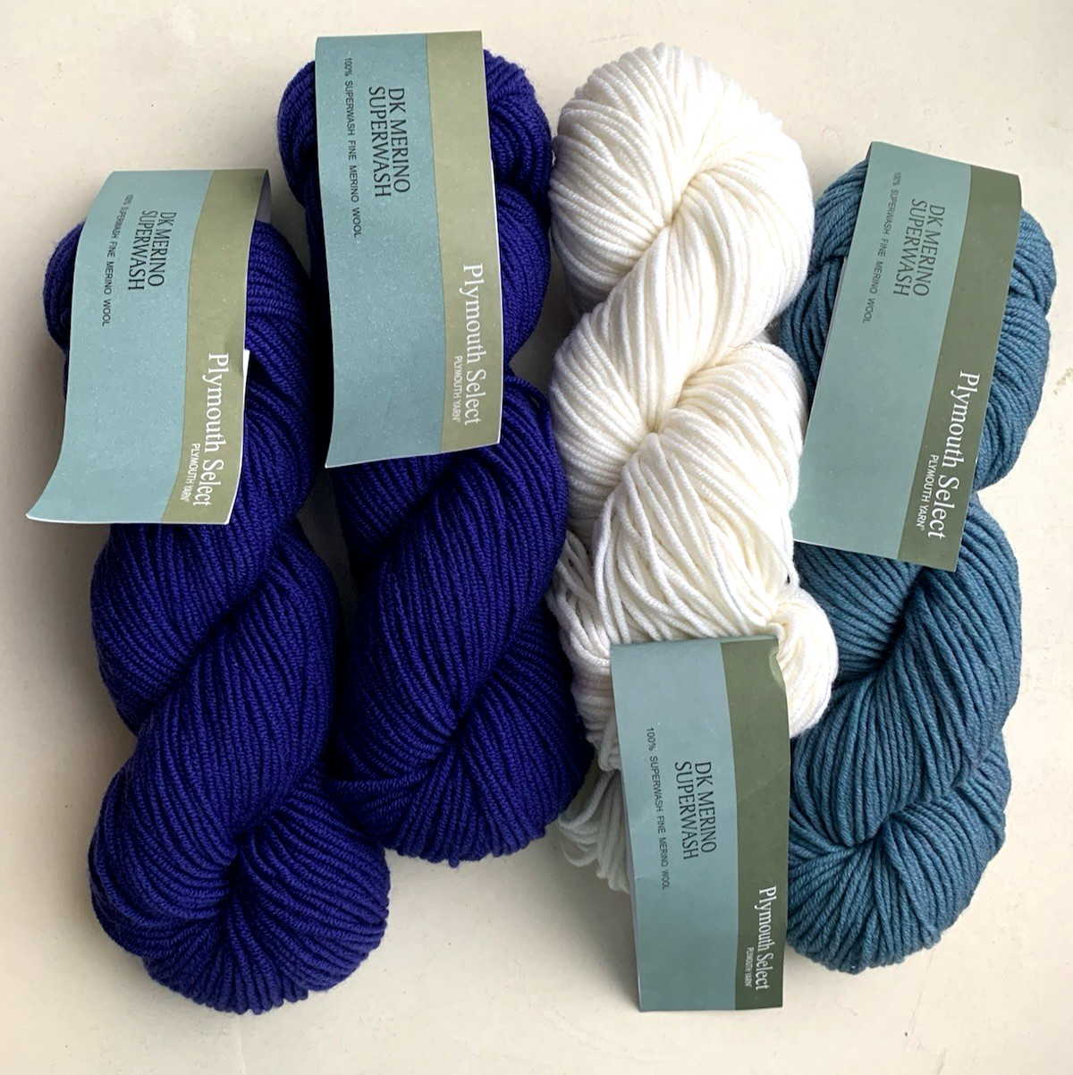 Plymouth Select – DK Merino Superwash – Mixed Color lot of 4 – 130 yds – PERU