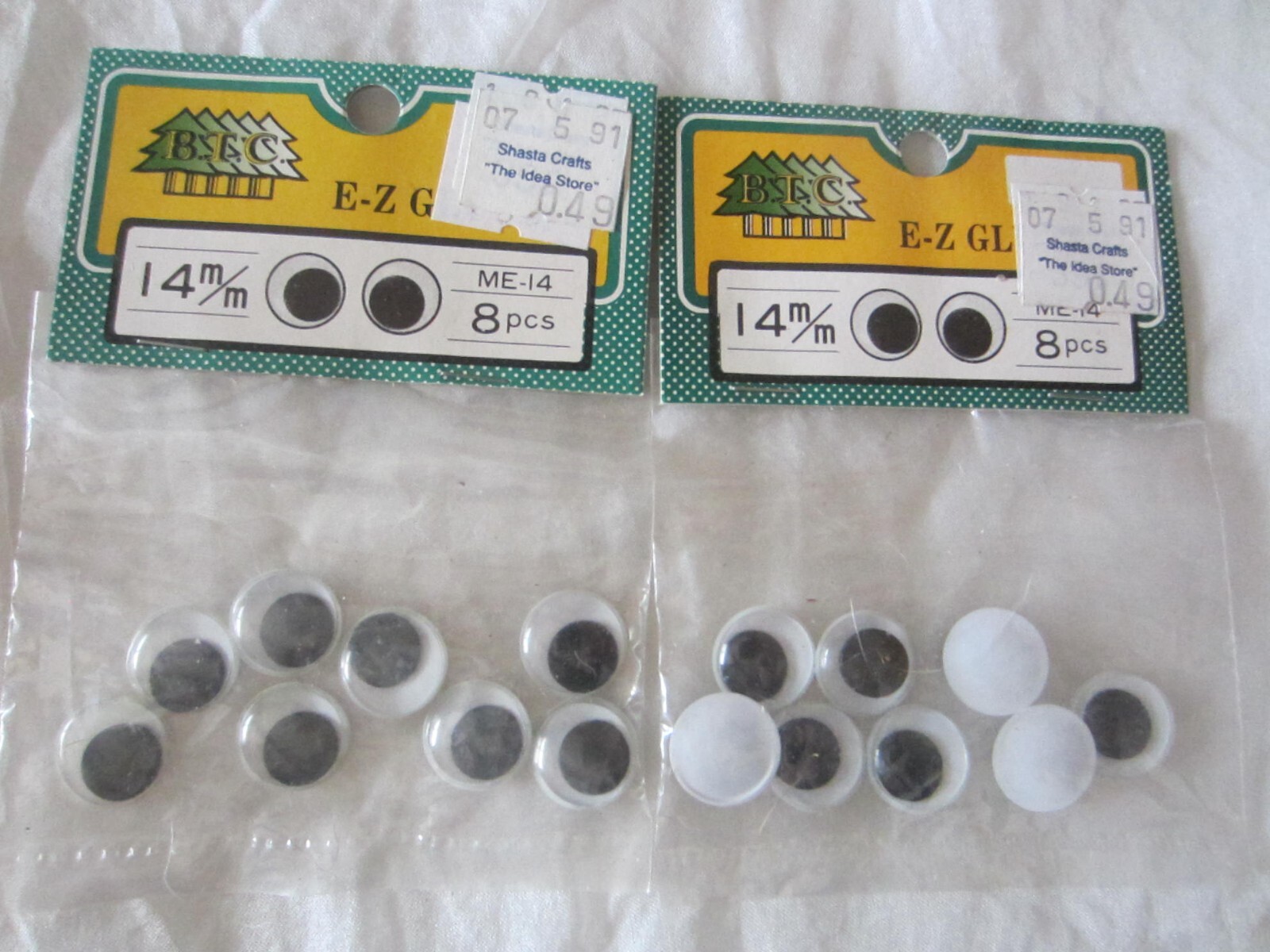 8 Bags Crafts Mixed Lot Various Sizes Moving Googly Eyes Vintage