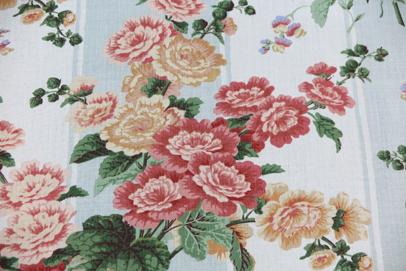 LEE JOFA CURTAIN FABRIC DESIGN “Lavinia” 8.9 METRES AQUA 100% LINEN