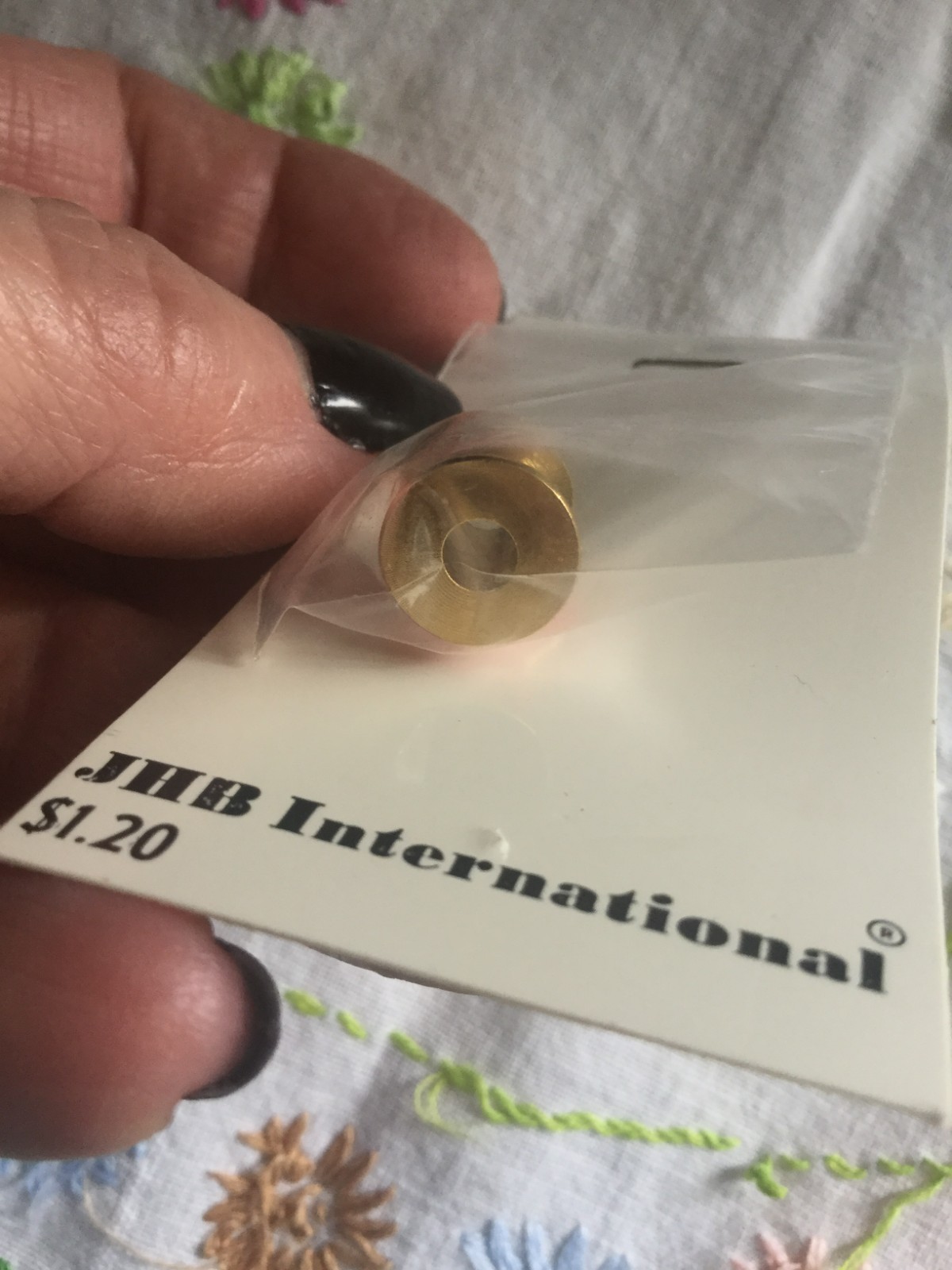 Women’s Buttons Gold Tone Sewing Spool with Red Thread X2 Metal JHB Internationa