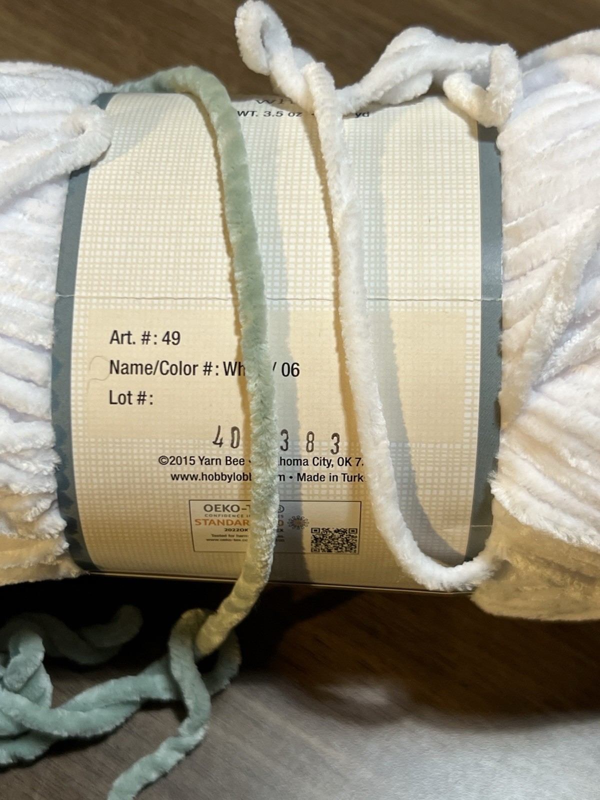 Yarn Bee VELVETY SMOOTH ARAN Yarn 2 COLORS Polyester 3.5oz/161yds.Full & Partial