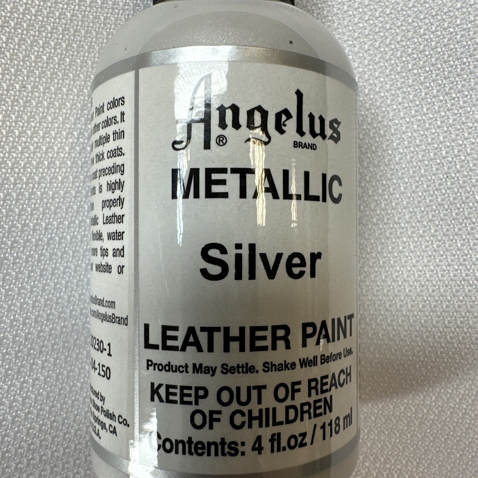 Angelus Brand Acrylic Leather Paint Waterproof Metallic Silver – 4.oz