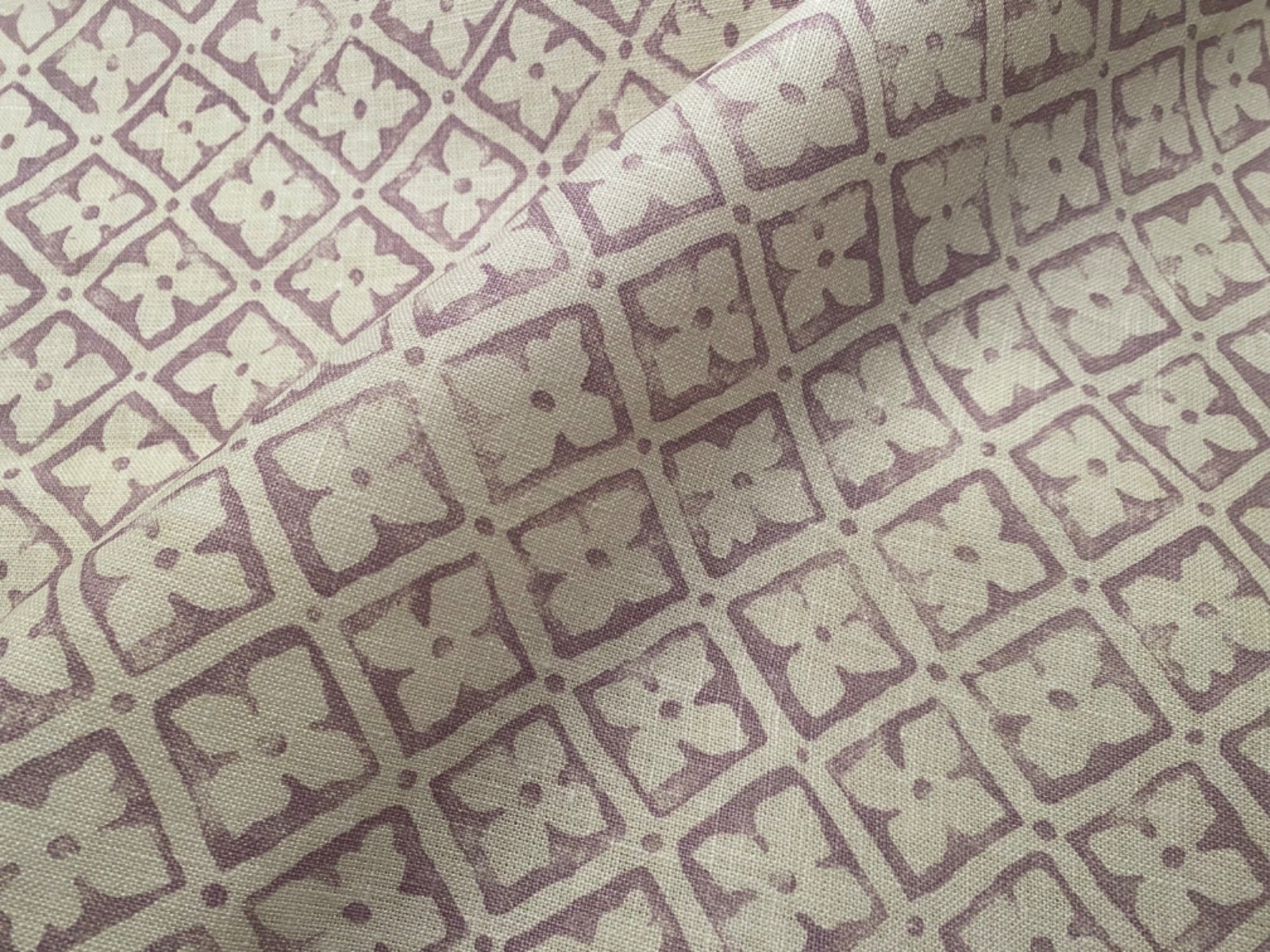 China Seas QUADRILLE Puccini Lavender Tinted 100% Linen Fabric $400 Retail BTY