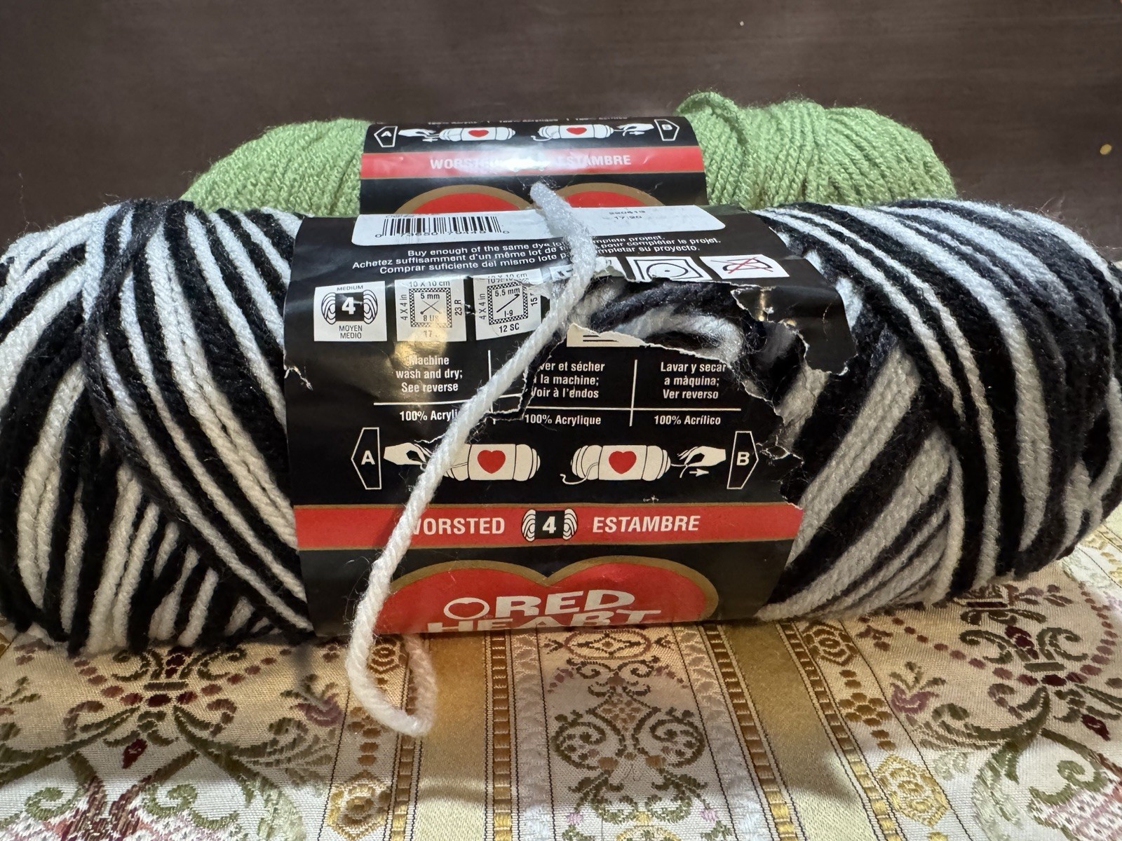 Red Heart Super Saver Yarn Tea Leaf Green & Zebra Yarn Black and White LOT of 2