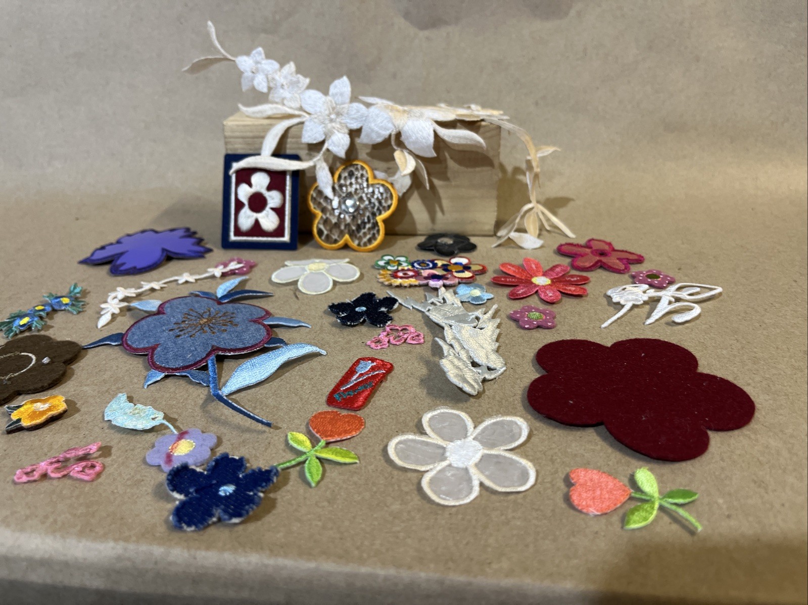 Lot of 15 – Various Small and Large Floral Flowers Sew on Iron on Patches
