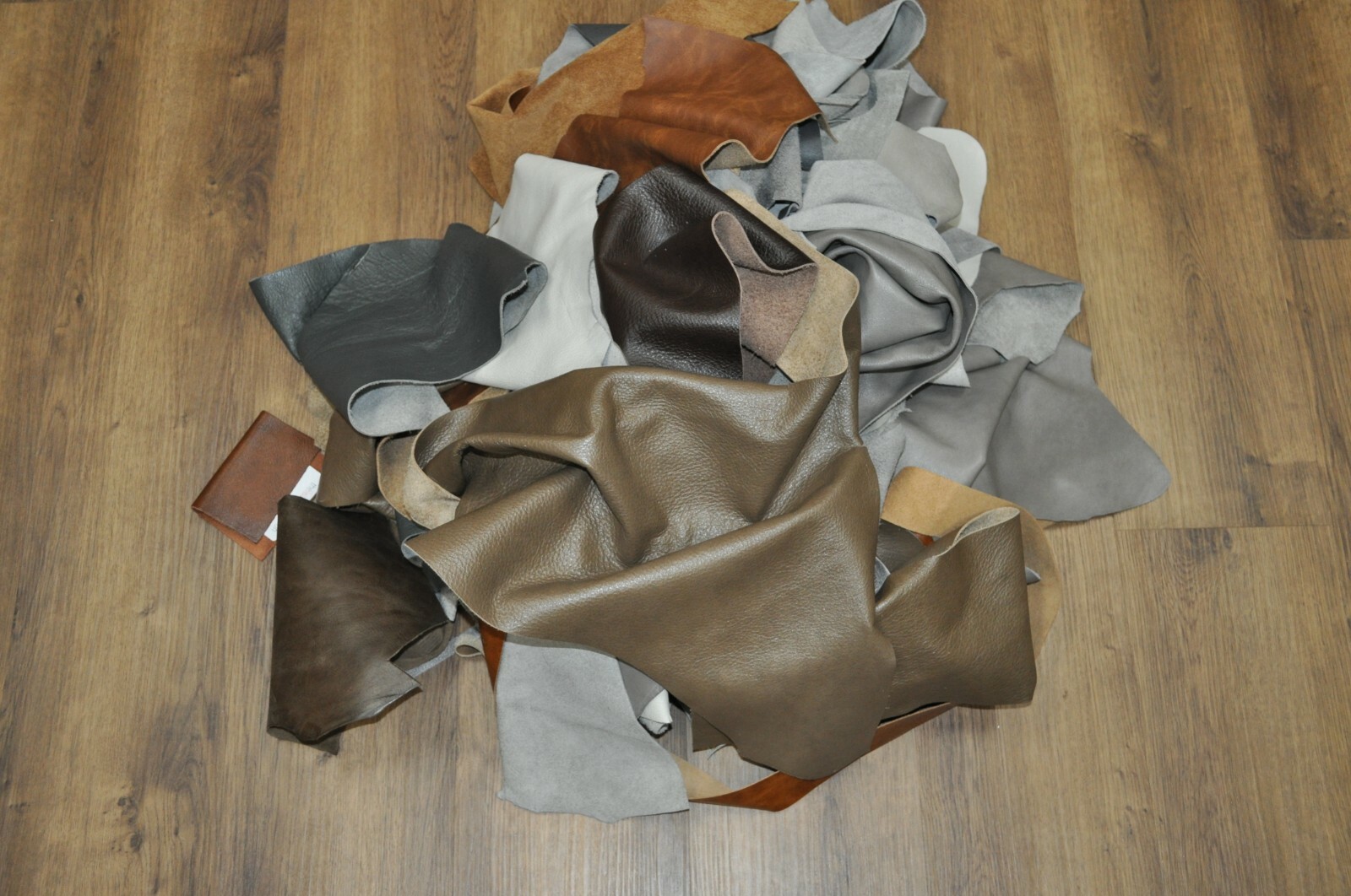 10 lb Box Mixed Colors Cowhide Remnants Scrap Leather Pieces Free Shipping