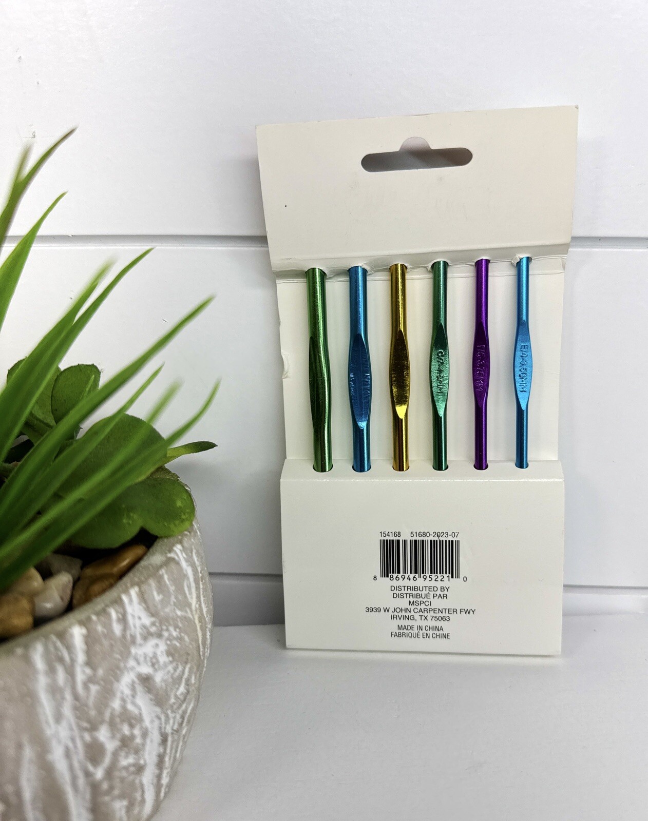 LOOPS & THREADS CROCHET HOOK SET 6-PIECE (E-J) ANODIZED Aluminum Hooks Set NEW