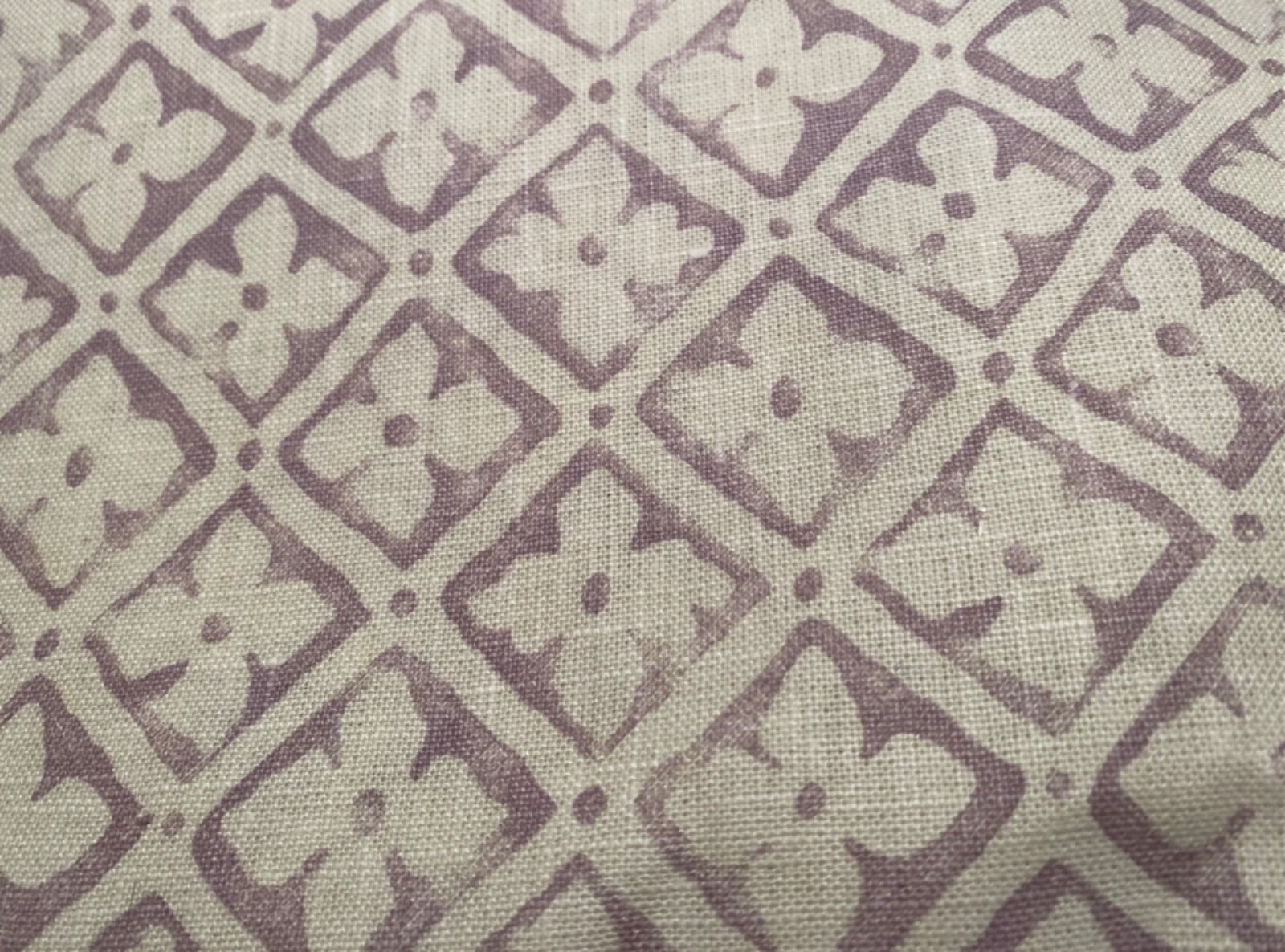 China Seas QUADRILLE Puccini Lavender Tinted 100% Linen Fabric $400 Retail BTY
