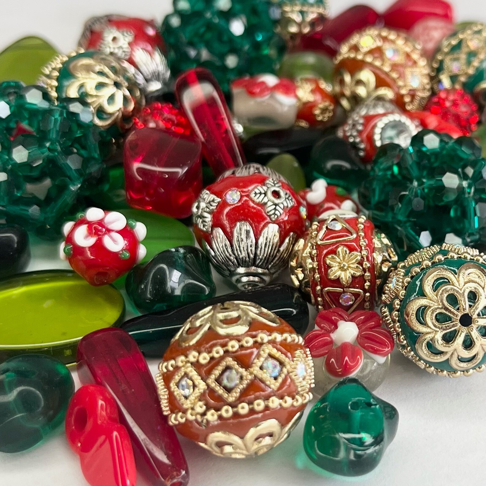 NEW 30 piece “Ruby Rose Garden” Bead Mix by Lilah Ann Beads – Boho, Lampwork