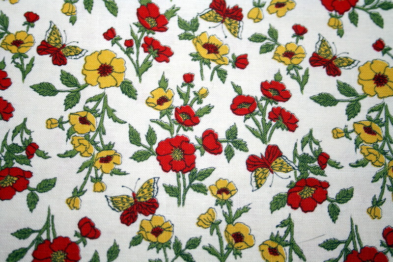 VINTAGE 36 INCH WIDE RED AND YELLOW FLORAL FROM INDIAN HEAD – 100% COTTON FABRIC