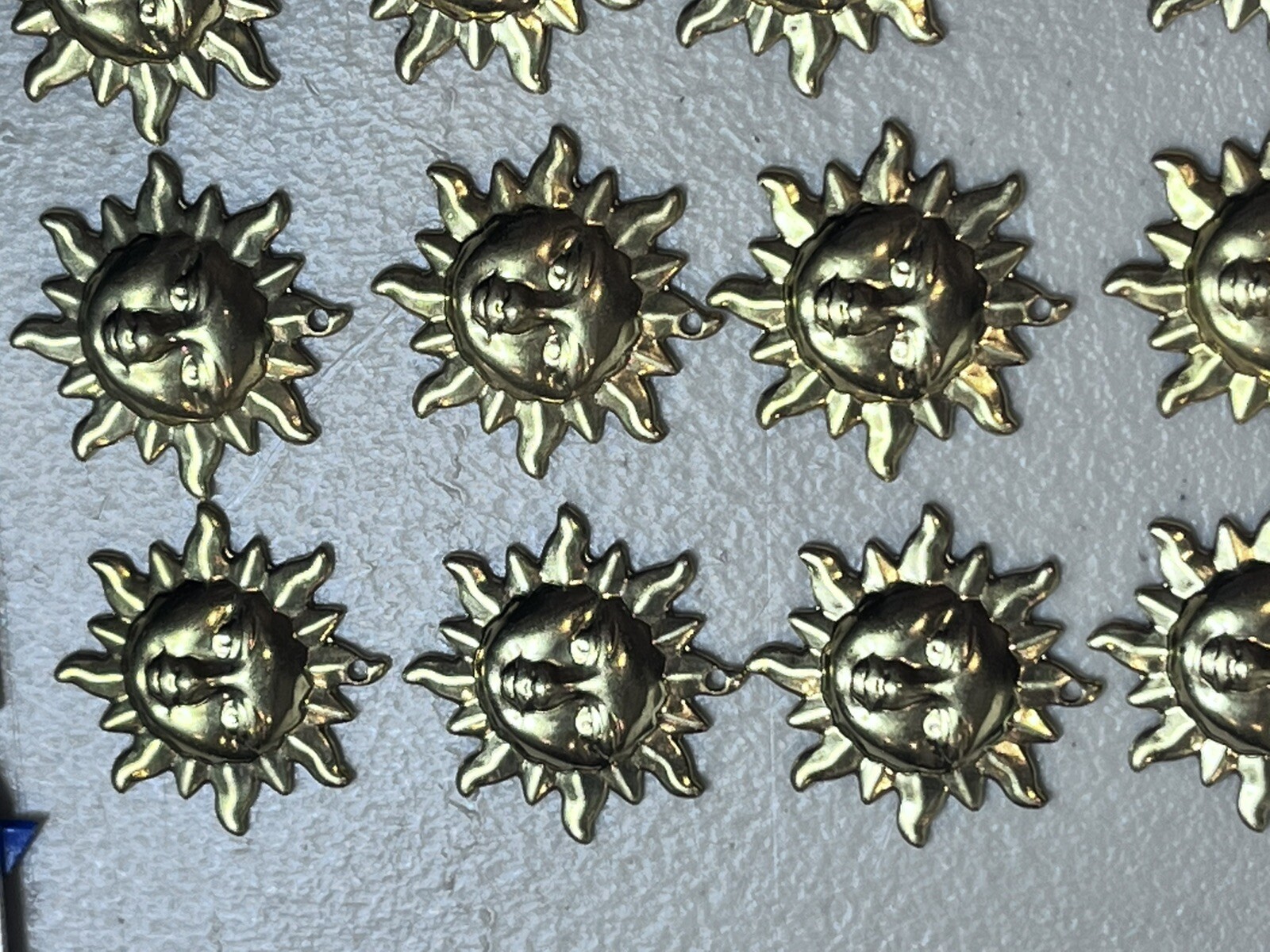 15 PCS Raw Brass Sunny Sun Face Charm Pendant 20mm Jewelry Craft Findings