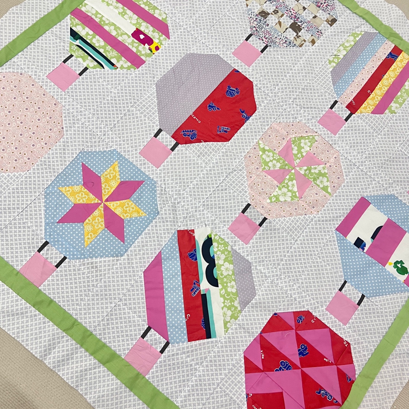 Holiday Hot Air Balloon Patchwork Baby Quilt Top 47×47″Pieced~BED/Wall Decor