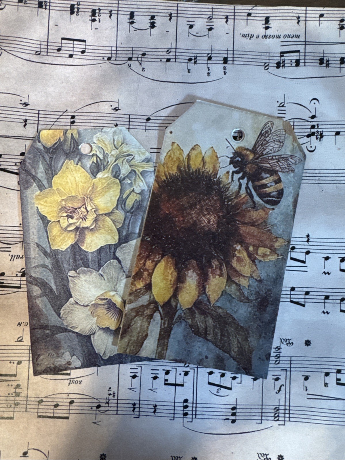 Set Of 6 JunkJournal Tags, Junk Journal Supplies, Scrapbooking, Sunflowers &bees