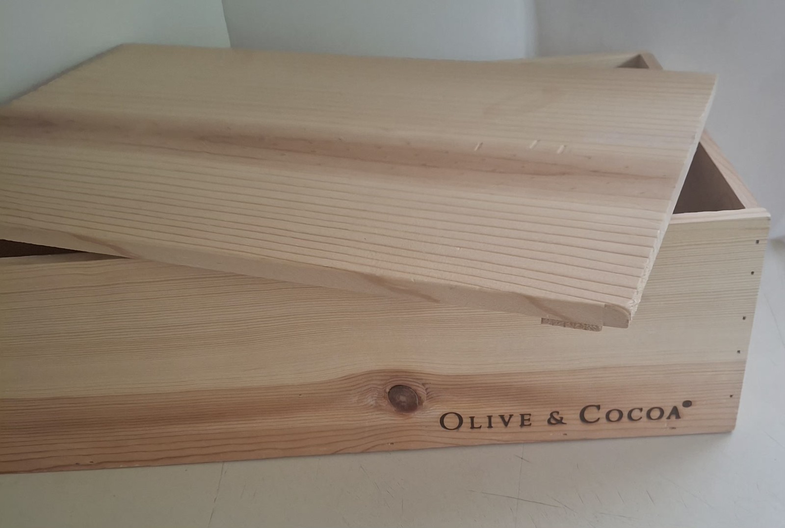 Superb Olive & Cocoa Wooden Pine Empty Storage Box 16″x10”x5” W/Lid