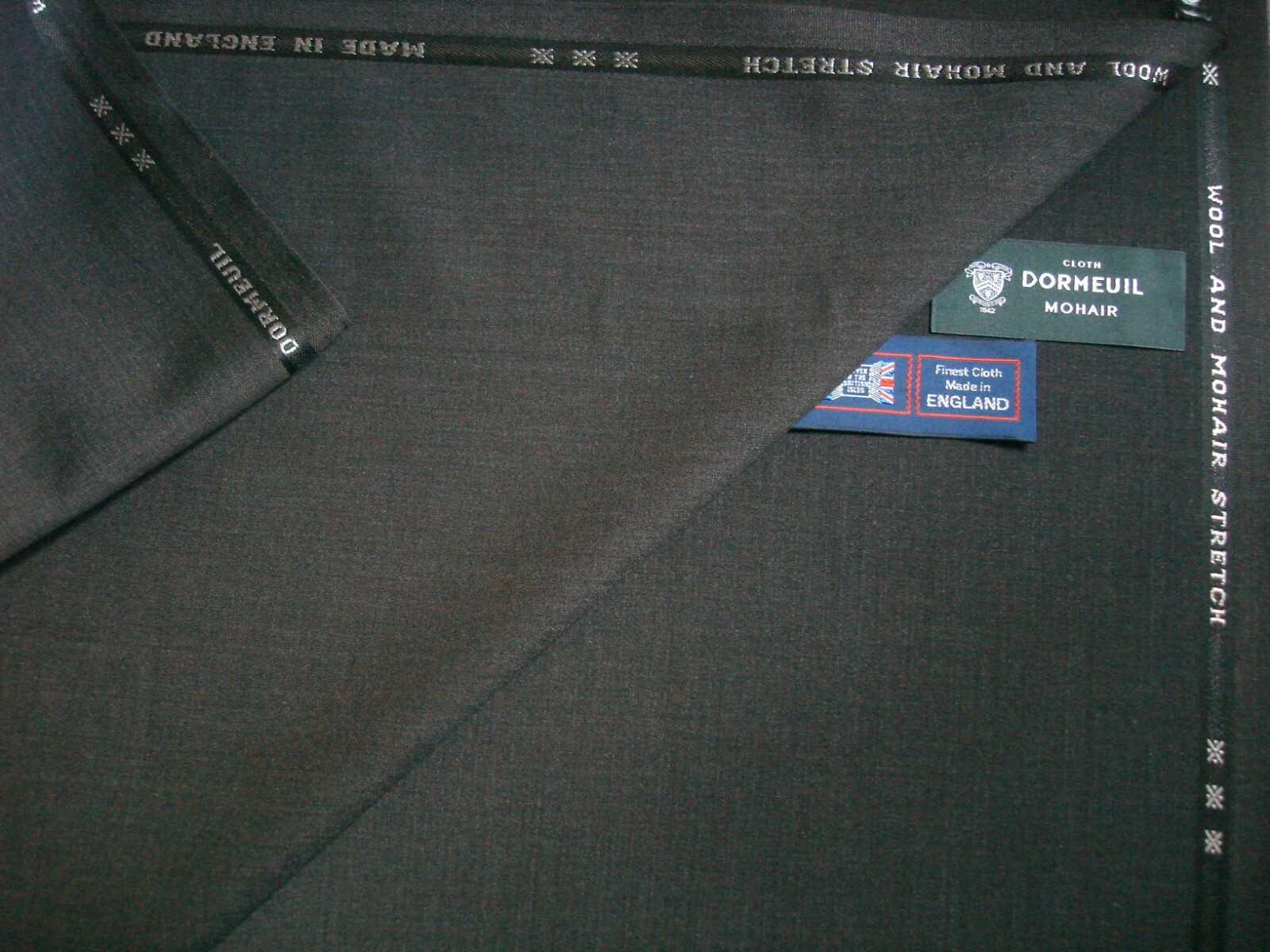 DORMEUIL 85% WOOL + 15% MOHAIR “LOW WEFT STRETCH” SUITING FABRIC IN Brown =3.4 m