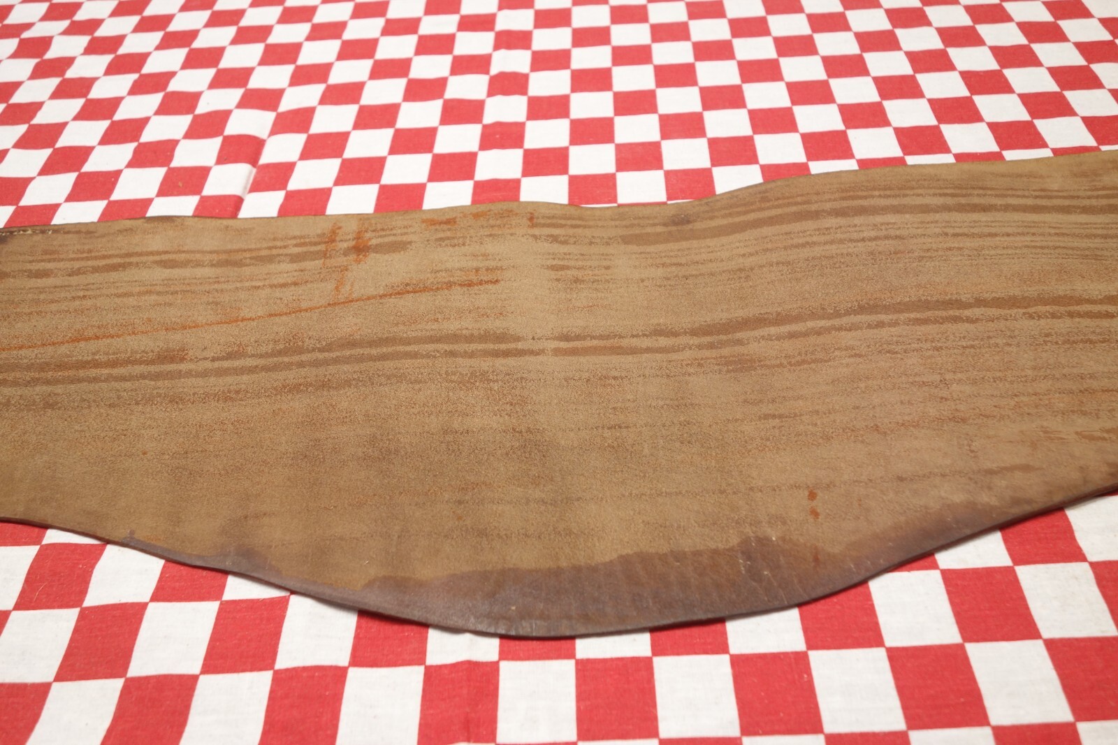 Embossed Tan Chromexcel Horsebutt Alligator Strip. 2.9 Square feet. 5 oz.