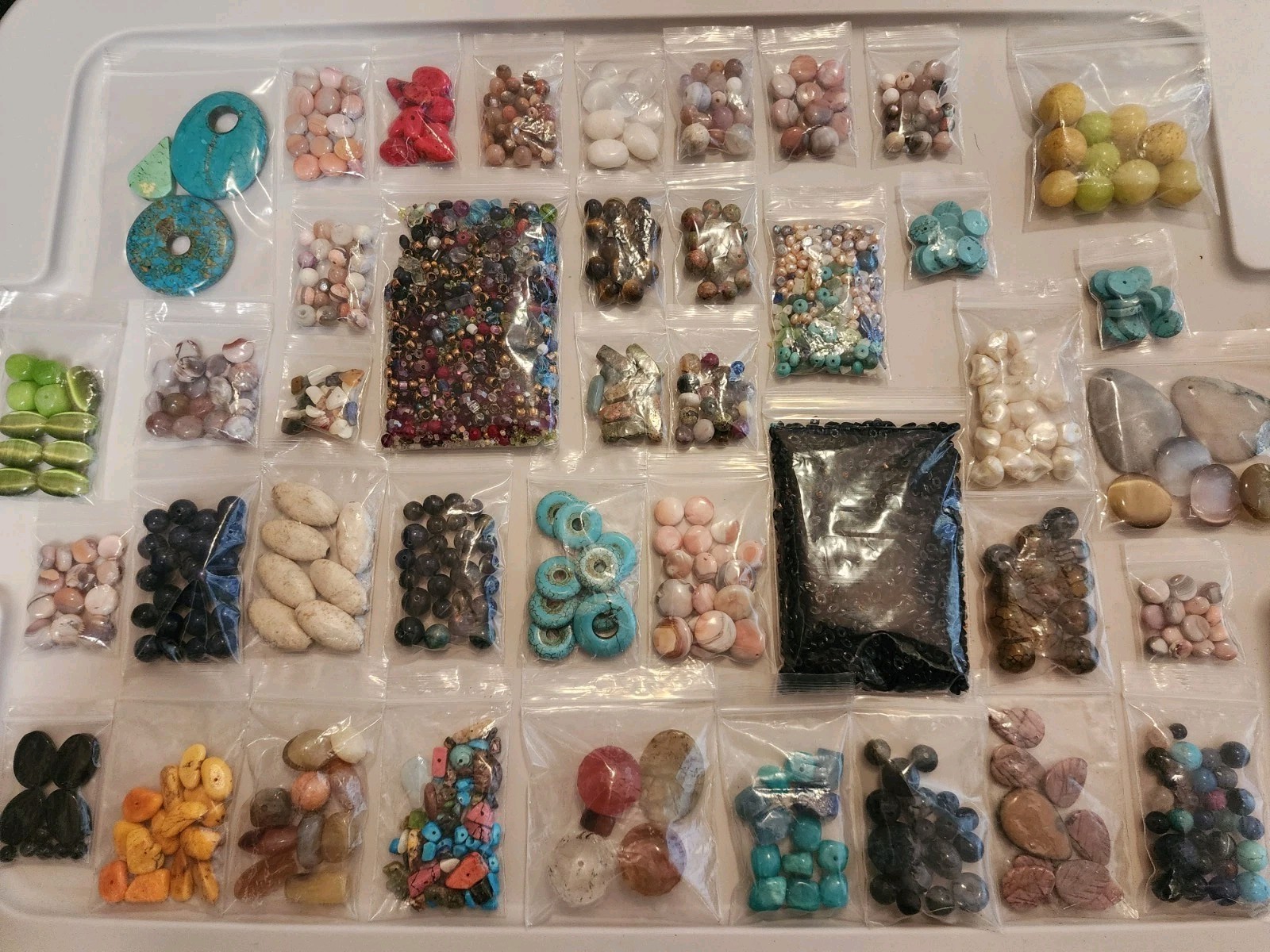 Mixed Lot of Loose Gemstone Beads Agate Rhodonite Tigers Eye Turquoise Lapis++
