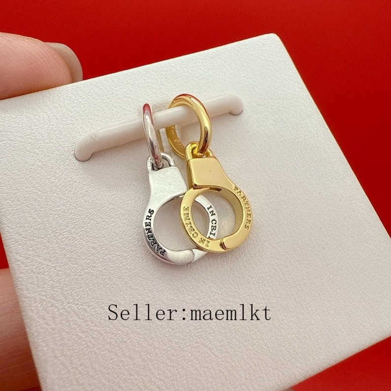 New 925 Sterling Silver Openable & Splittable Handcuffs Dangle Charm 763435C00