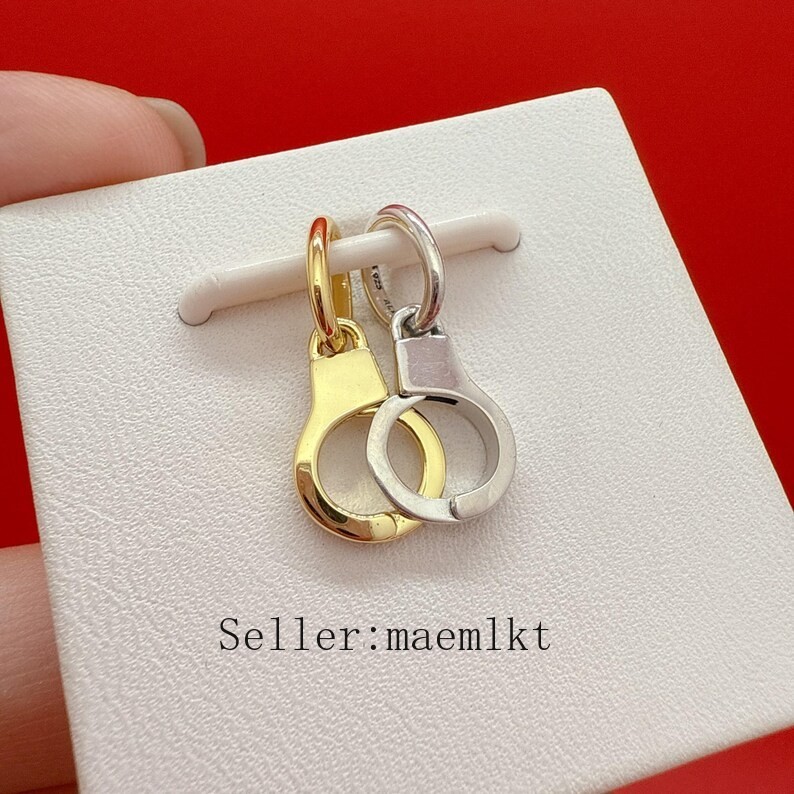 New 925 Sterling Silver Openable & Splittable Handcuffs Dangle Charm 763435C00