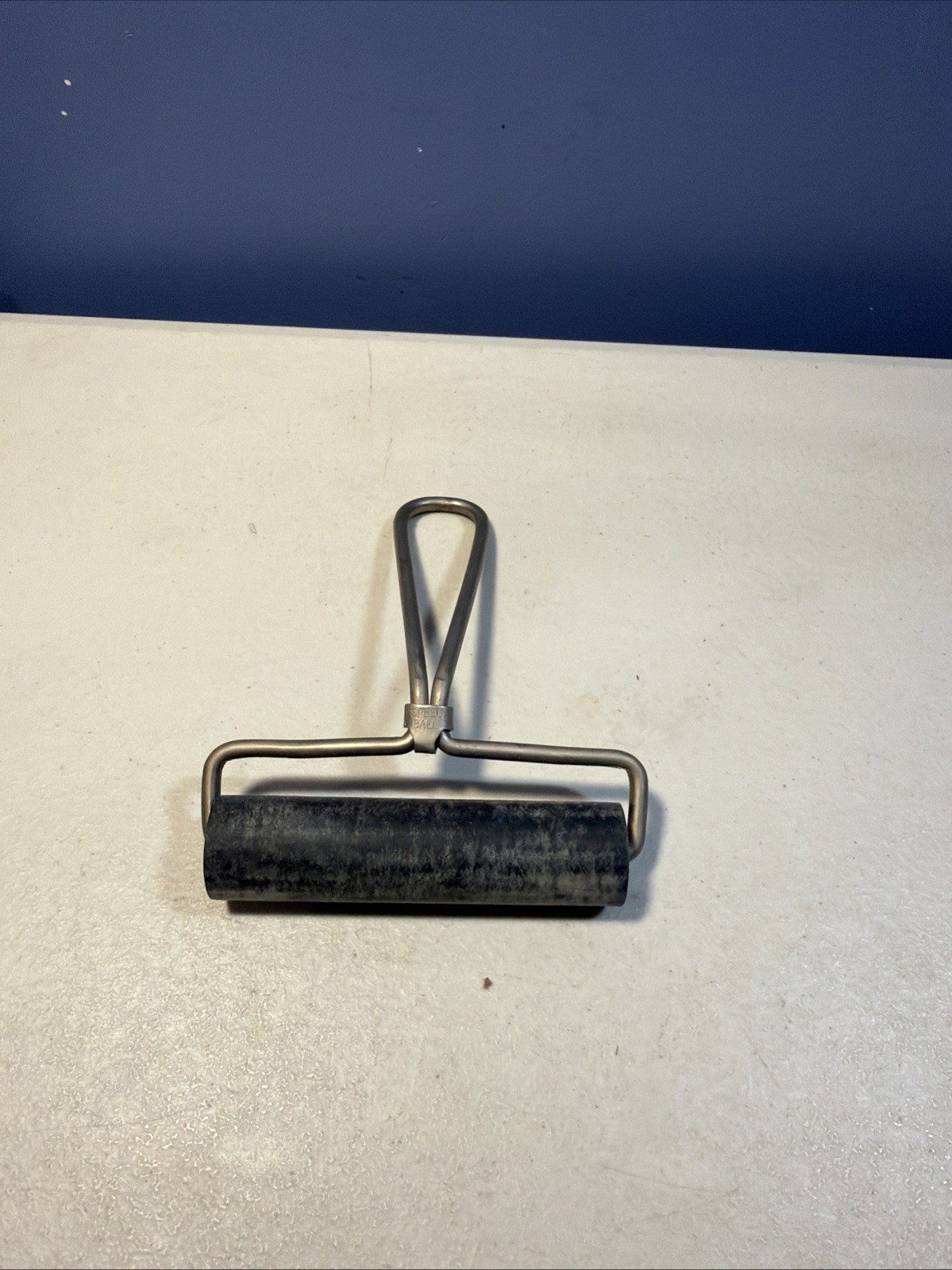 VTG SPEEDBALL PRINTMAKING LOT: NO 49 4″ BRAYER ROLLER BOXED + 5 LINO CHISELS