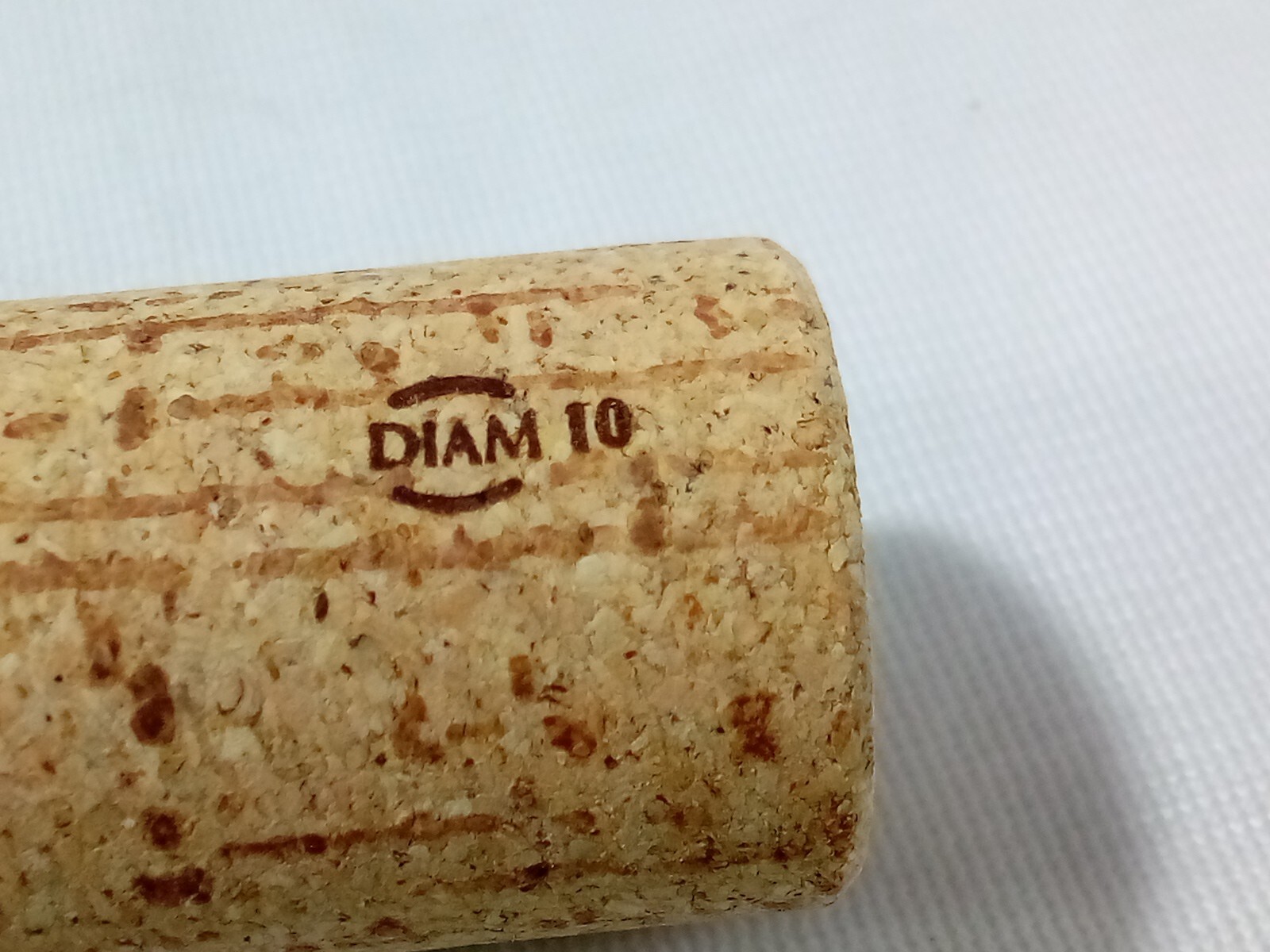 Diam 10 Pre-Cut Wine Corks, about 110 Pieces/Bag – 1lb 10 oz, 2 inch