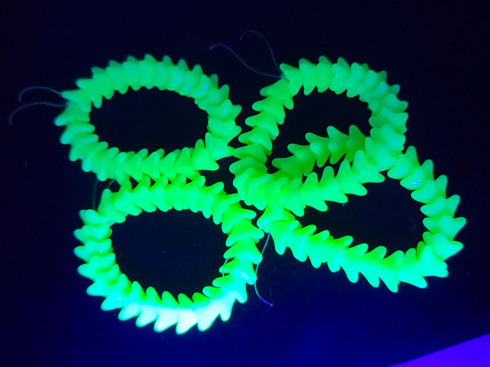 25pc Bellflower Uranium Glass Beads Czech Mint Green 9x6mm Strand