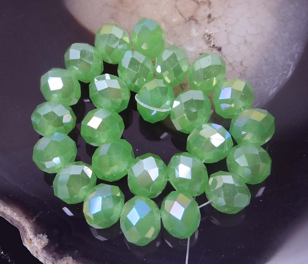 25 Green Chalcedony Glass Faceted Rondelle Bead 10x7mm AB