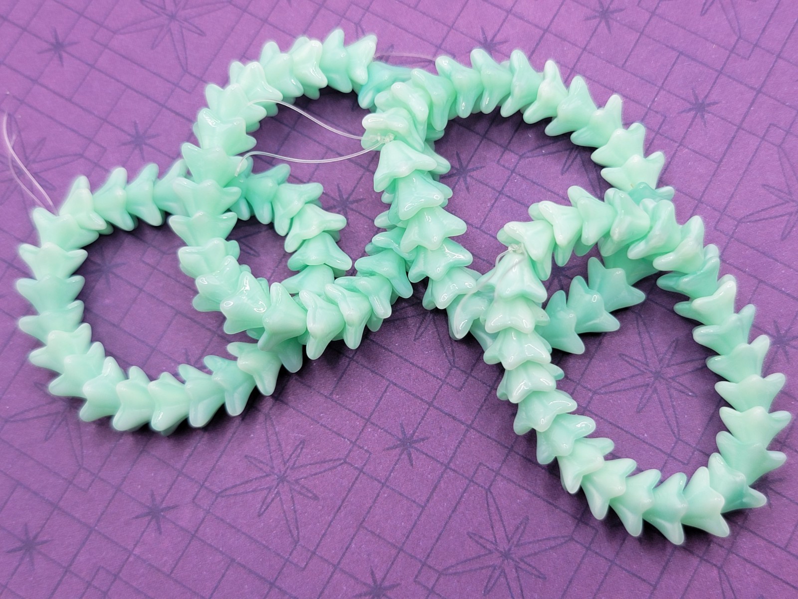25pc Bellflower Uranium Glass Beads Czech Mint Green 9x6mm Strand
