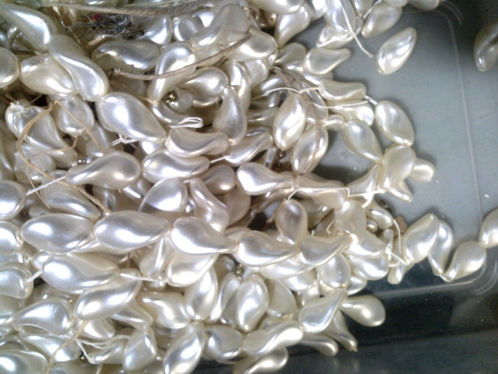VTG 3LB 15OZ WHITE FAUX PEARL JAPAN WAVY BEADS 15mm #072112A