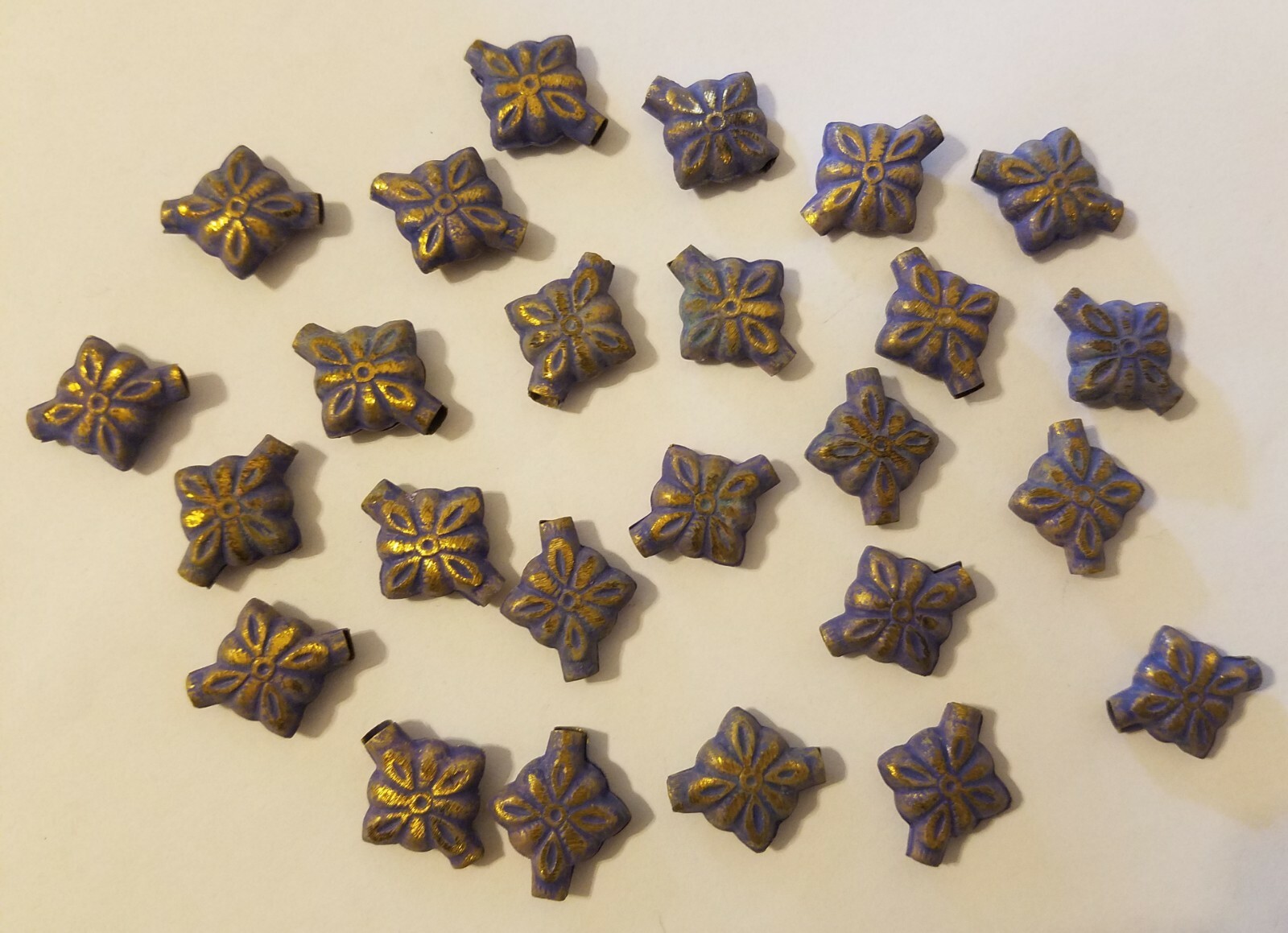 25 Pcs VTG Purple & Gold 4-Pointed Star Embossed Metal Beads, Crafts or Jewelry