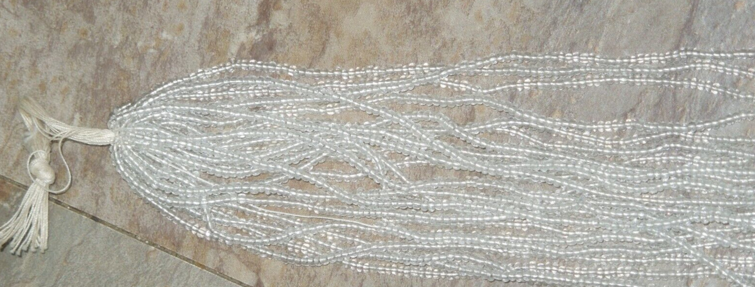 NEW 31 strings of seed beads Less than $1 per string White Blue & Black 3T
