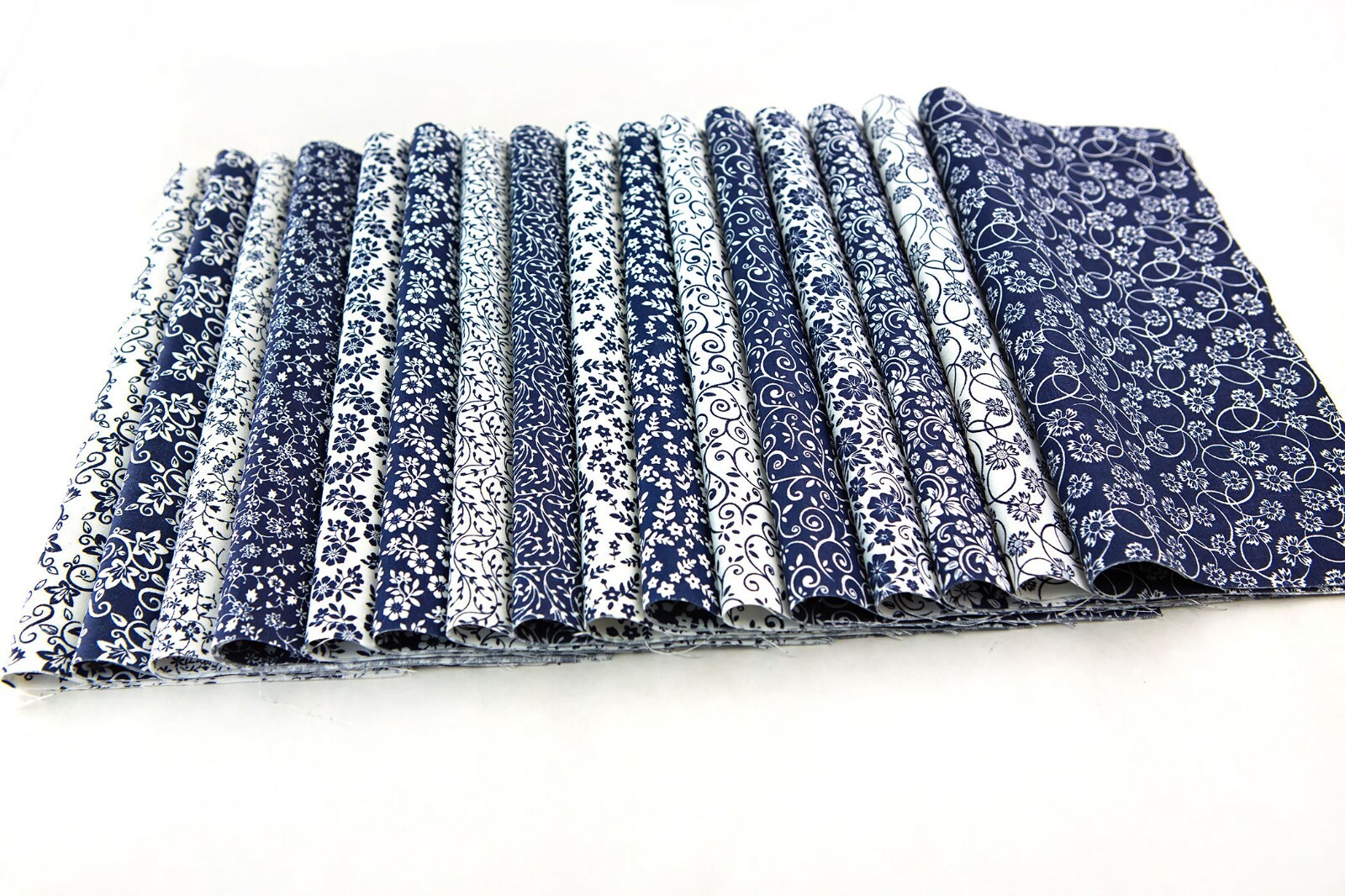 New Navy & White Basics pre cut charm pack 5″ squares 100% cotton fabric quilt