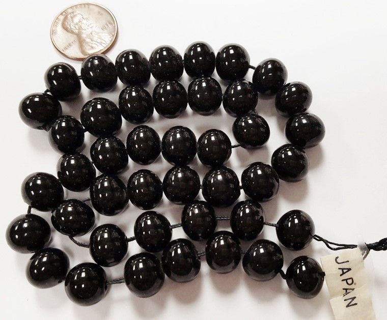 40 VINTAGE JAPAN CHERRY BRAND GLASS BLACK 10mm. SMOOTH ROUND BEADS 4565