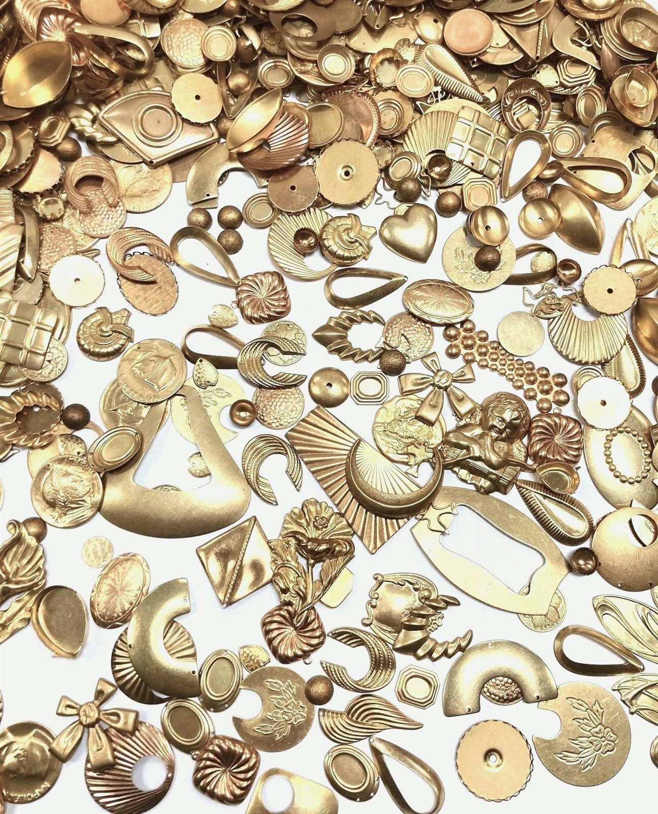 1/2 POUND VINTAGE ASSORTED SOLID BRASS STAMPINGS, FINDINGS & SETTINGS LOT 1652