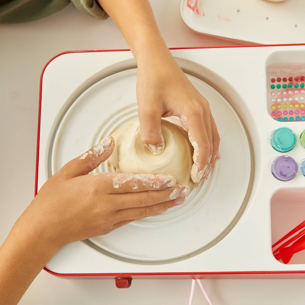 FAO Schwarz Pottery Wheel Studio All-In-One Sculpting Workstation