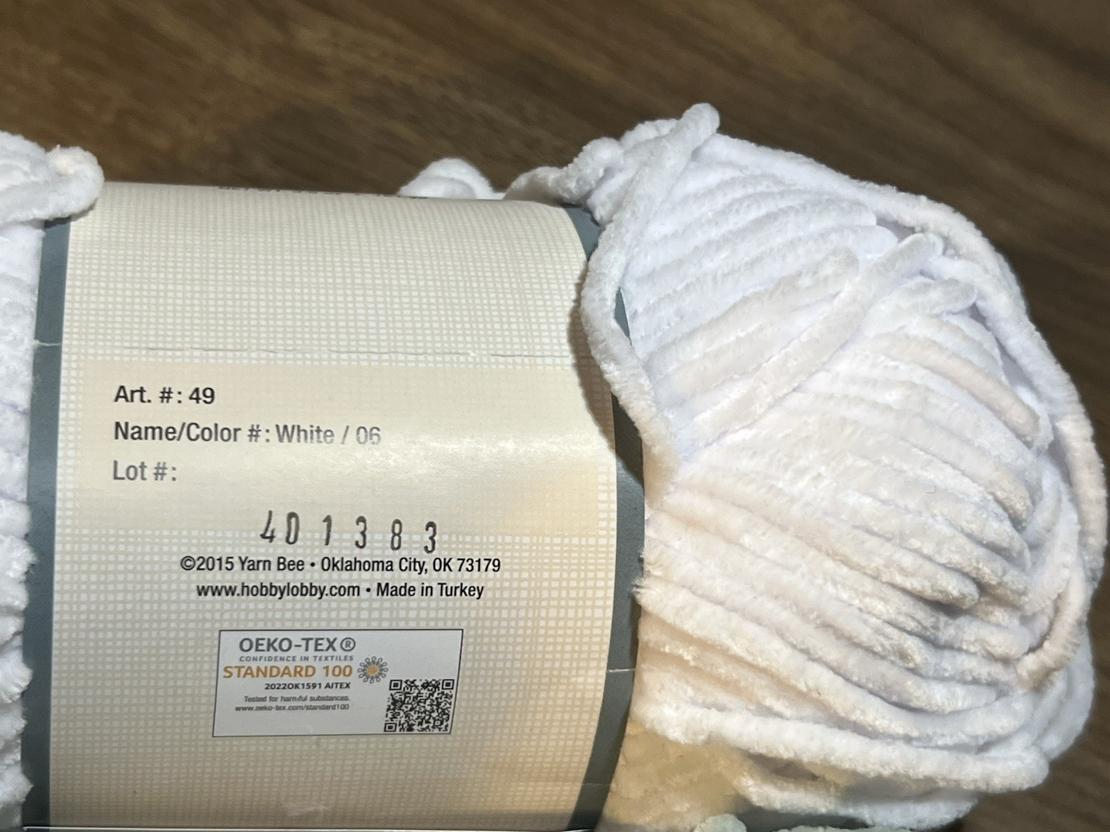 Yarn Bee VELVETY SMOOTH ARAN Yarn 2 COLORS Polyester 3.5oz/161yds.Full & Partial